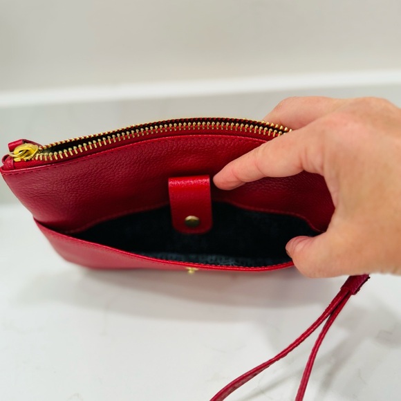 LODIS Olivia Red Italian Leather Zip Closure Wristlet With Credit Card Wallet - Picture 6 of 6